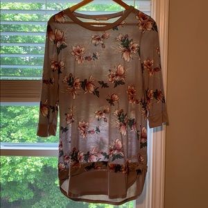 Quarter sleeve floral shirt